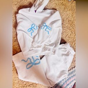 Women’s Edikted Bow Detail Sweatshirt and Pants Matching Set size xs worn once